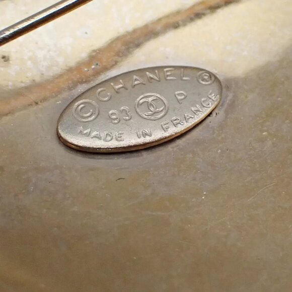 CHANEL Logo Heart Pin Brooch 93P Gold GHW France Vintage Accessory - Picture 8 of 9